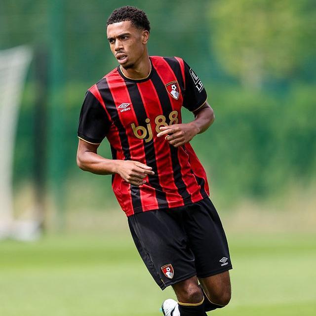 世界杯新用户彩金-官方：伯恩茅斯20岁前锋西尔科特-杜贝里转会至奥林匹亚科斯