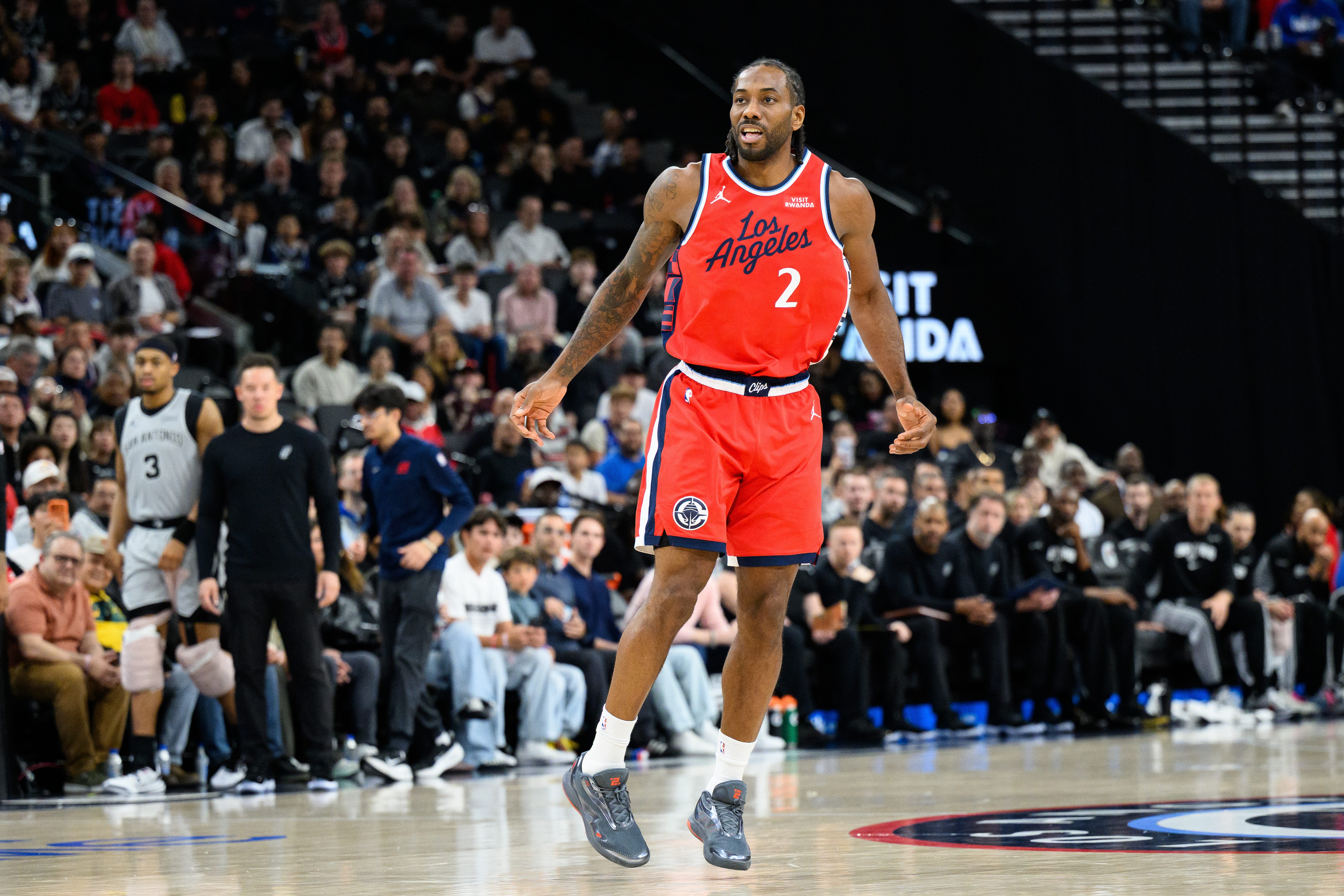 世俱杯-小卡连续57场20+！追平鲍勃·麦卡杜保持的队史最长连续20+纪录